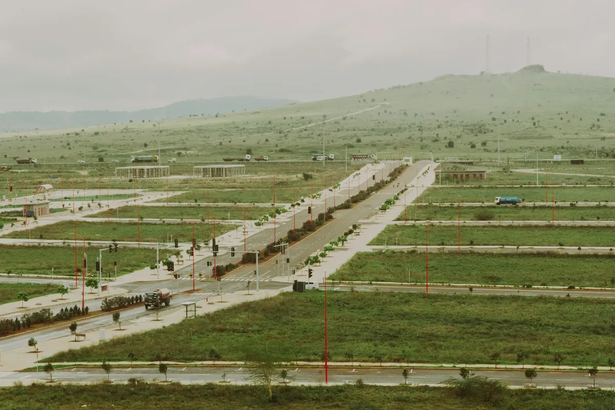 Proyecto de lotes con vías y zonas verdes